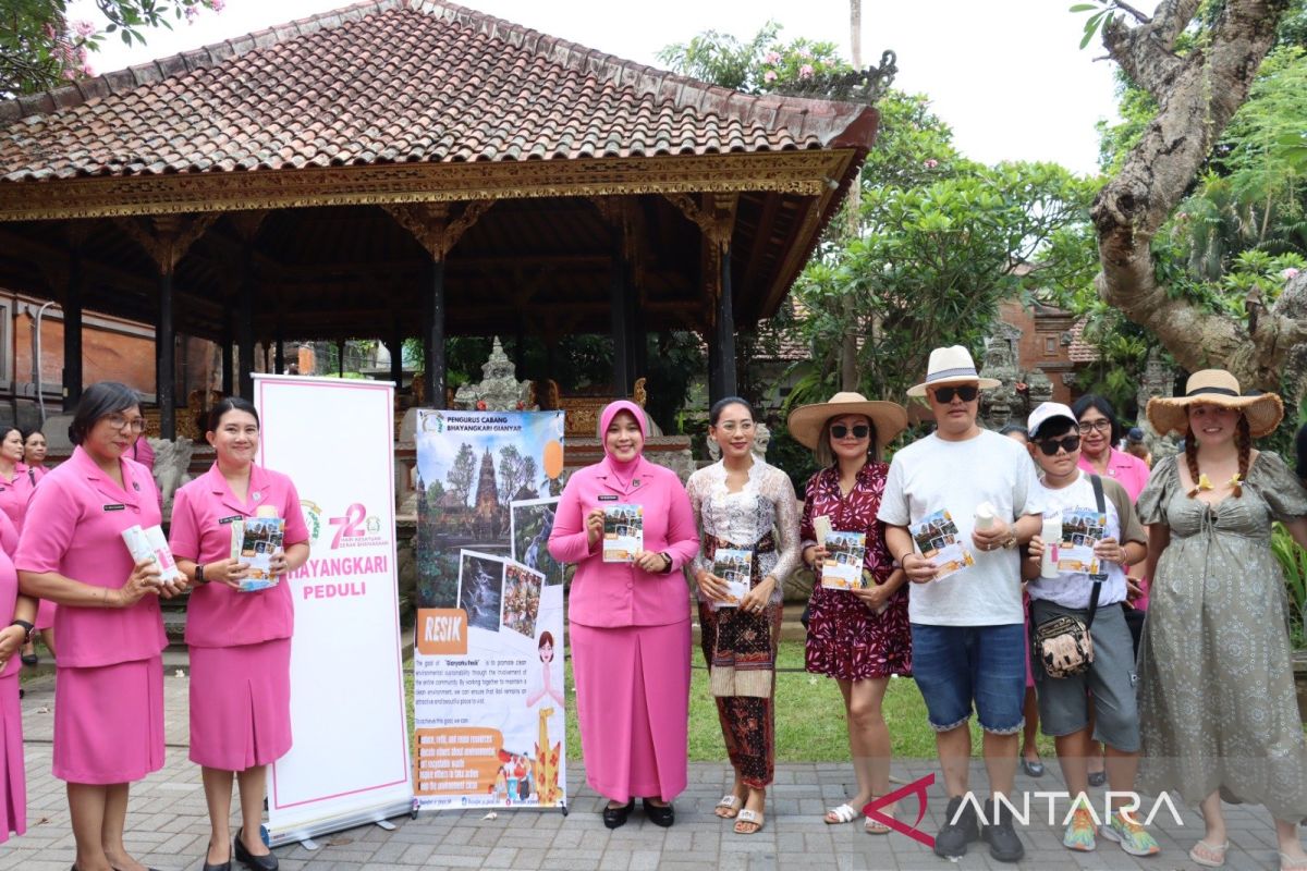 Bhayangkari Gianyar sosialisasi program Gianyarku RESIK