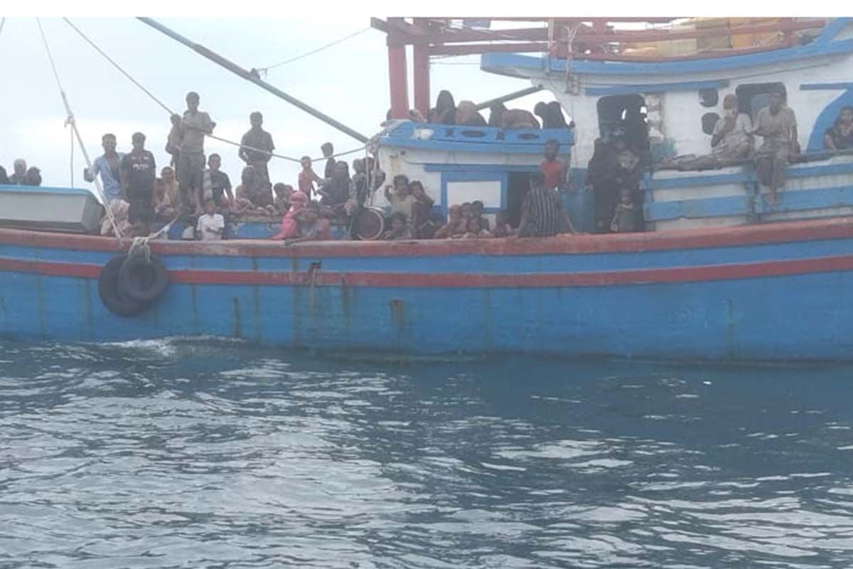 Panglima Laot salurkan logistik untuk Rohingya di laut Aceh Selatan