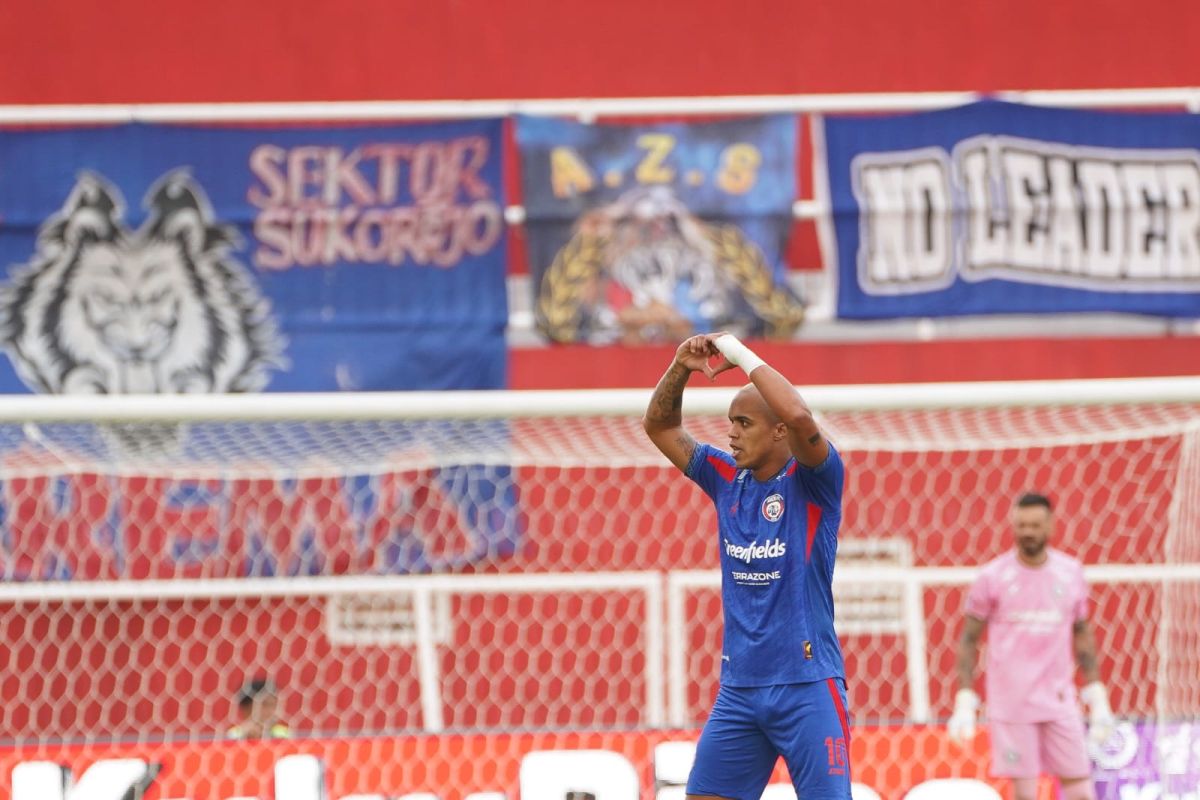 Arema FC bungkam Malut United 3-1