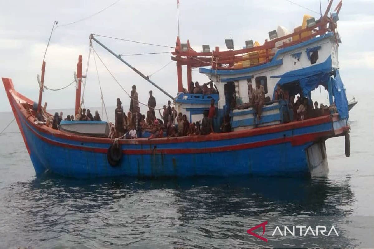 Kapal yang ditumpangi imigran Rohingya diduga milik warga lokal