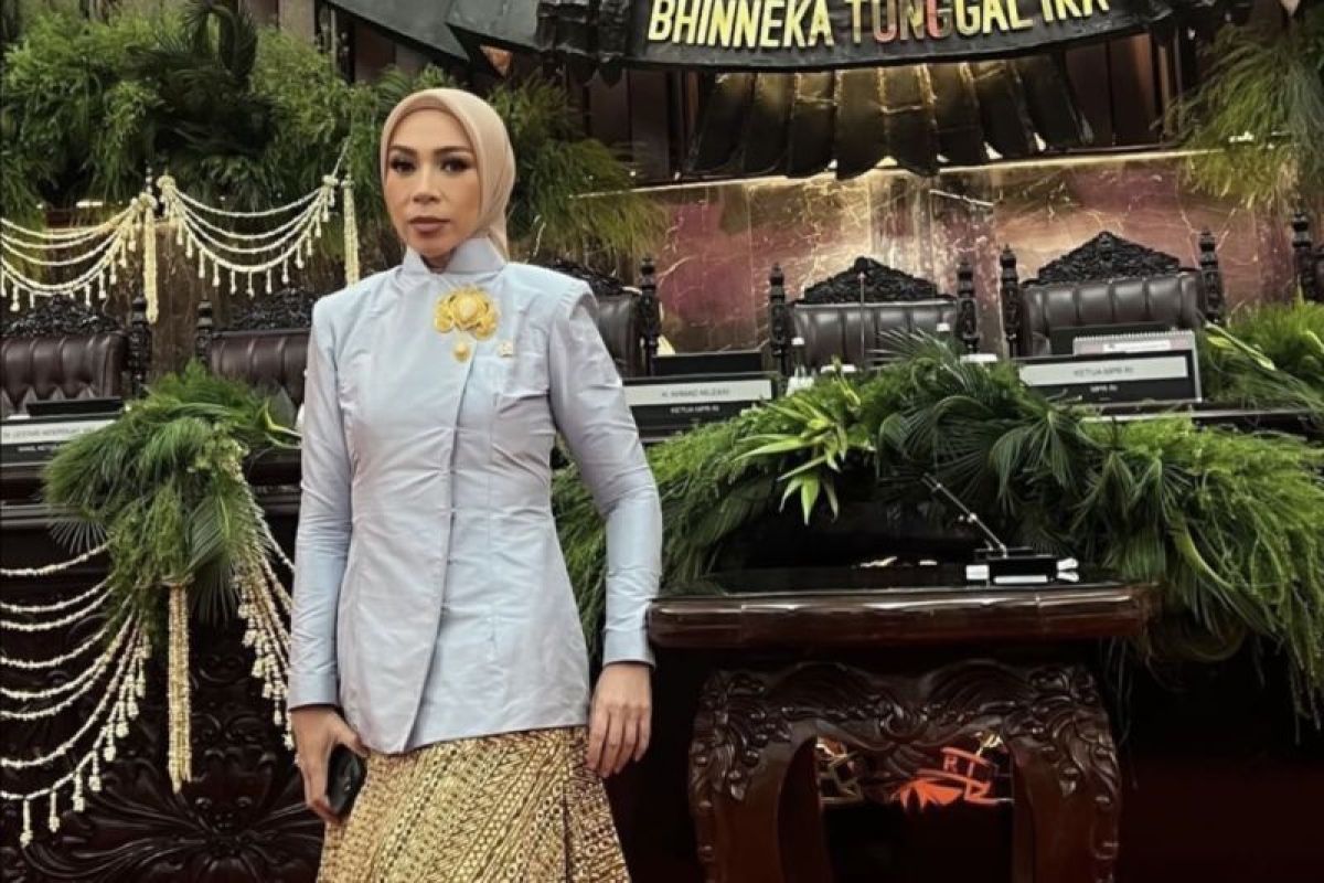 Melly Goeslaw hadiri acara pelantikan Presiden-Wapres