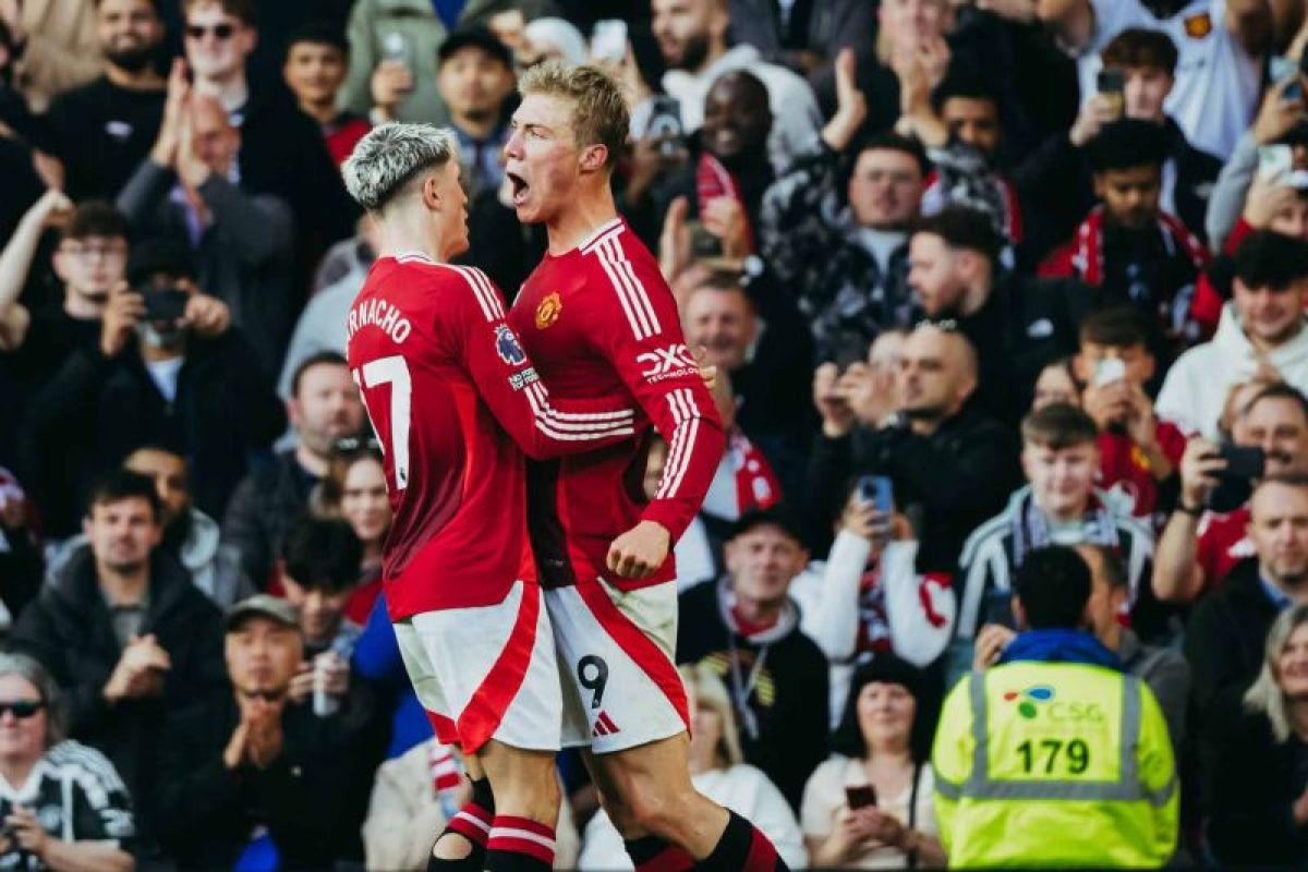 Manchester United raih kemenangan tipis 2-1 atas Brentford