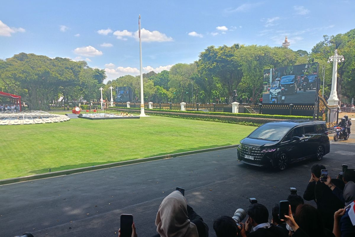 Jokowi kembali ke Istana Merdeka untuk sambut Prabowo