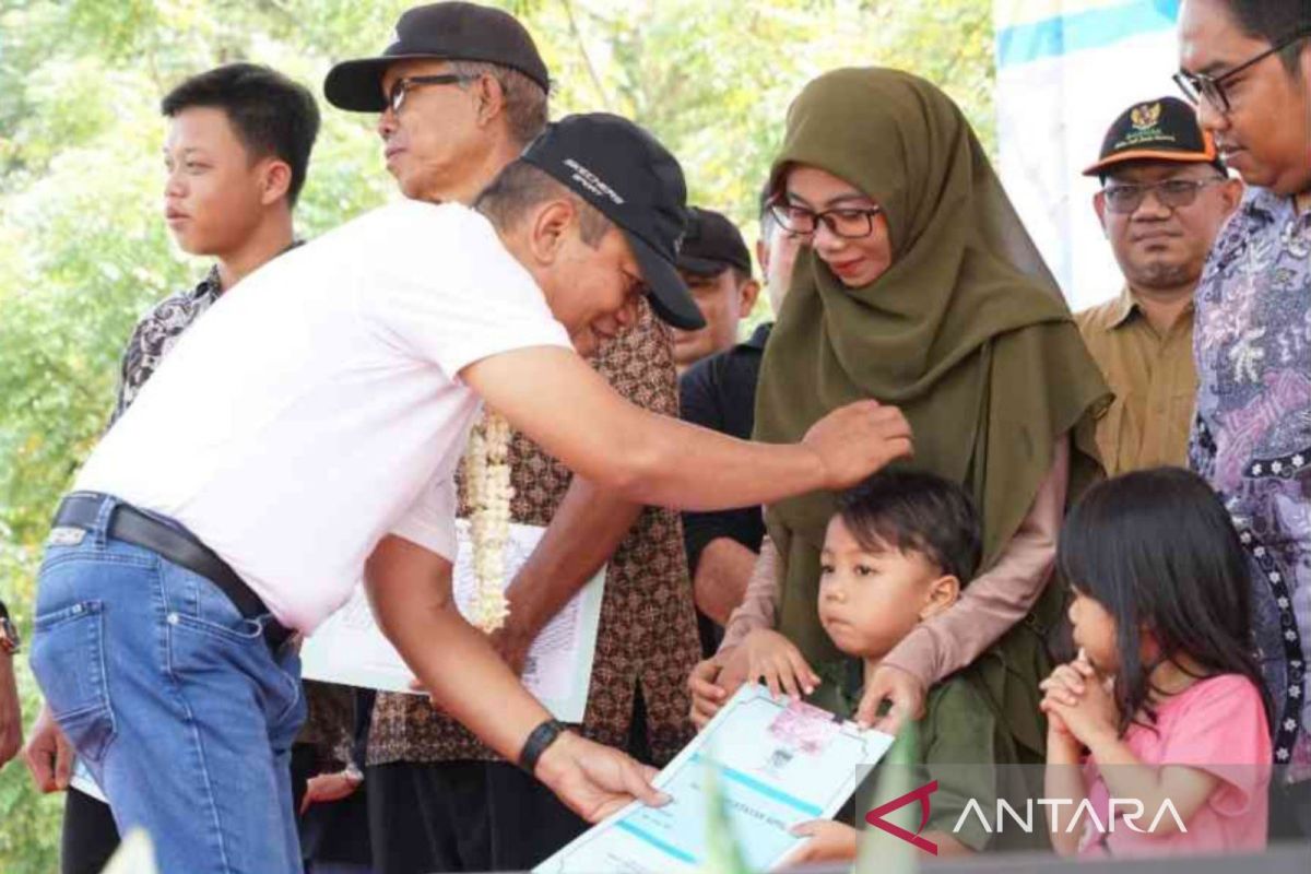 Warga Babelan Bekasi serbu fasilitas pelayanan publik Botram