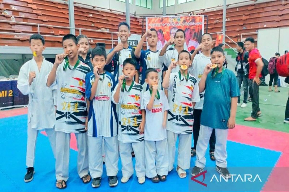 Madina raih delapan emas di Karate Open Championship piala ketua umum Forki Sumut