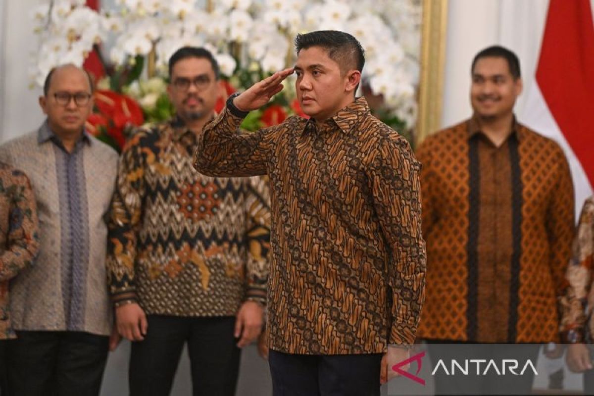 Prabowo lantik Mayor Teddy Wijaya sebagai Sekretaris Kabinet