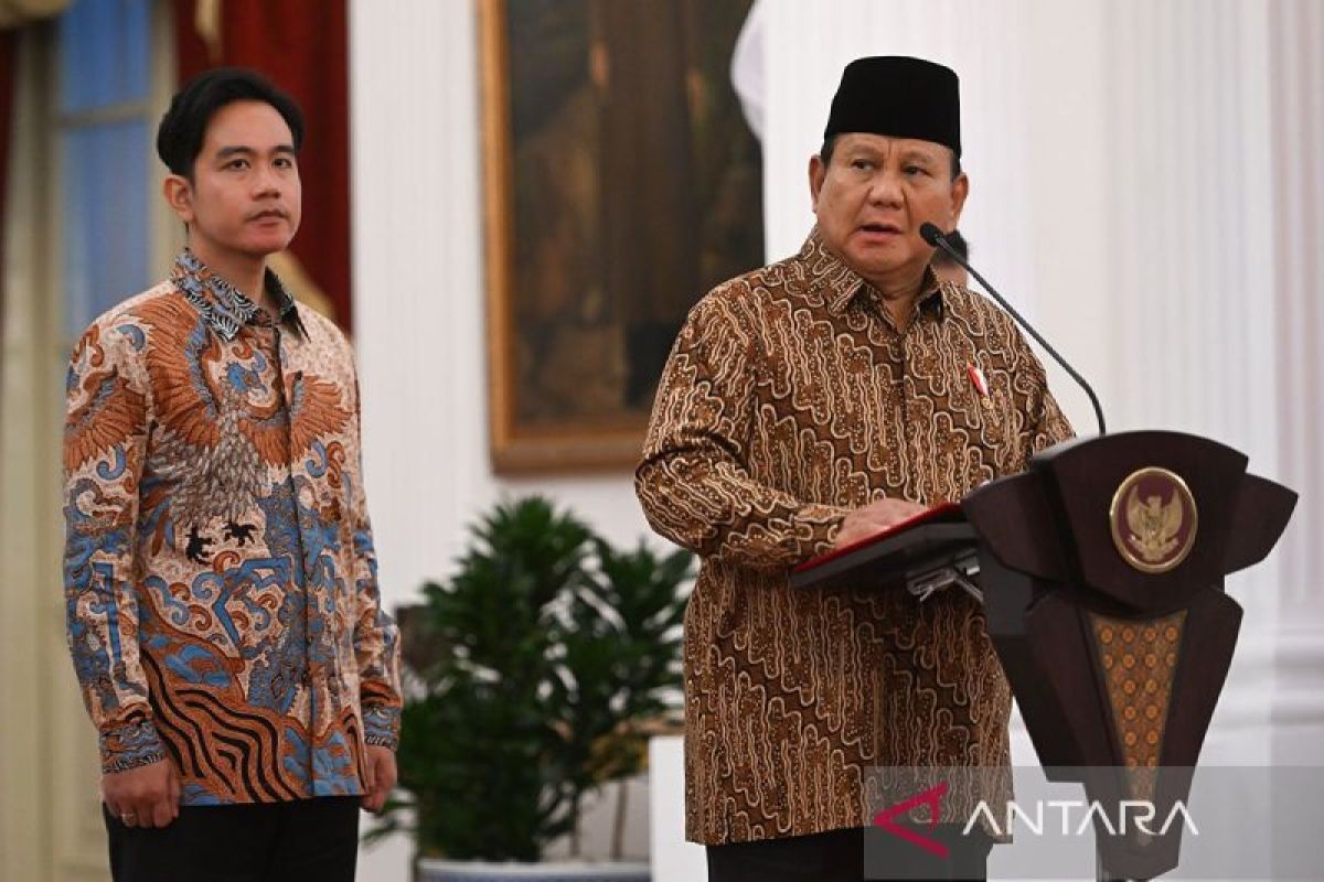 Kemarin, Prabowo umumkan menteri hingga pesawat tempur kawal Jokowi