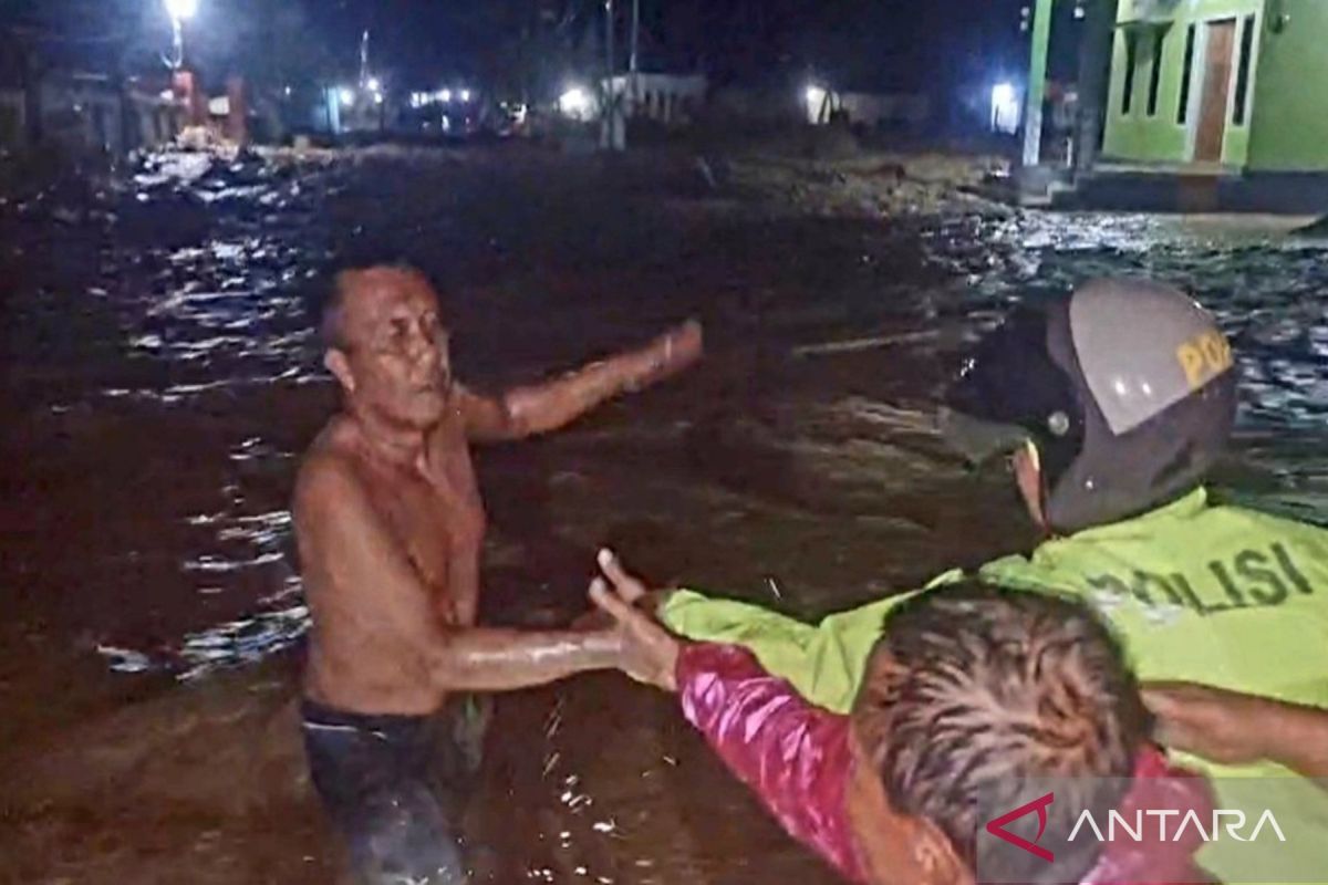 Banjir arus deras melanda Bone Bolango