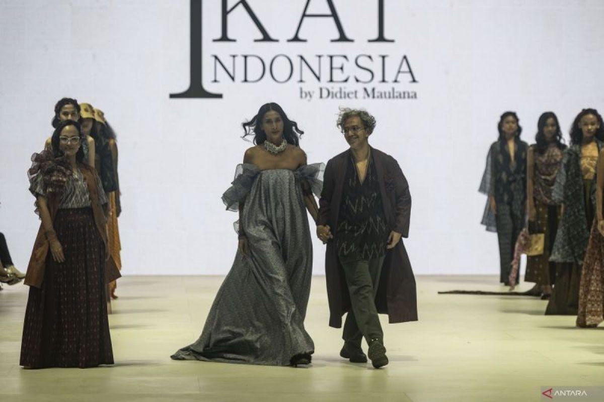 Jakarta Fashion Week 2025 akan digelar hingga 27 Oktober 2024