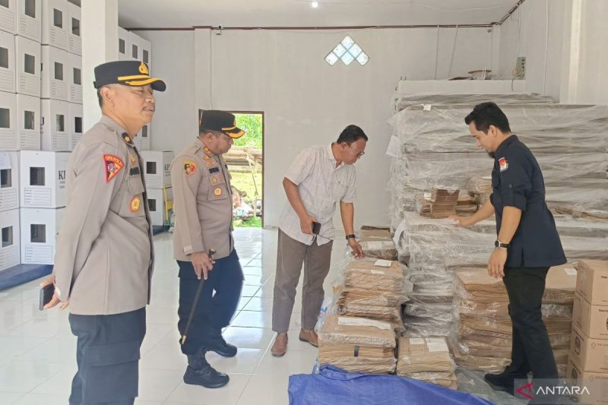 Polres Penajam  jaga ketat logistik Pilkada 2024 antisipasi kecurangan