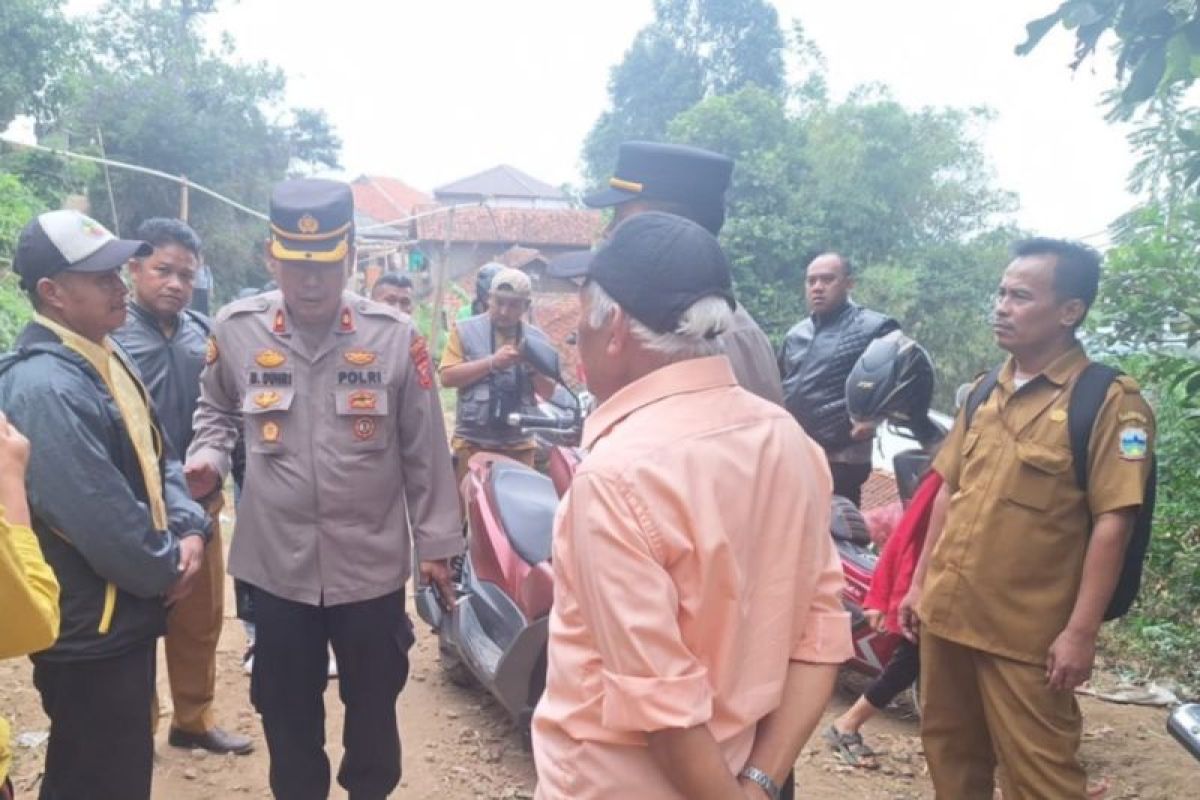 Polisi cari 7 orang dilaporkan hilang di Gunung Godog