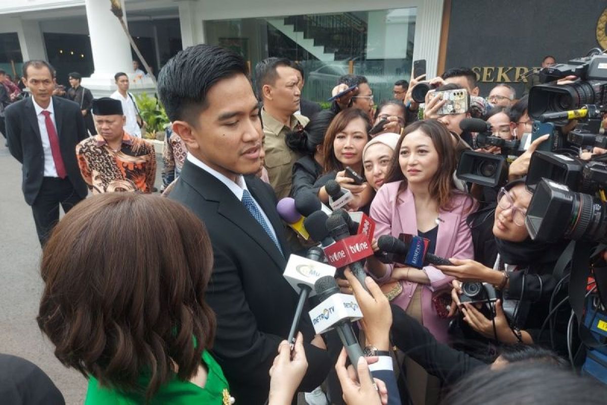 Kaesang Pangarep hadiri pelantikan tiga kadernya sebagai menteri dan wamen