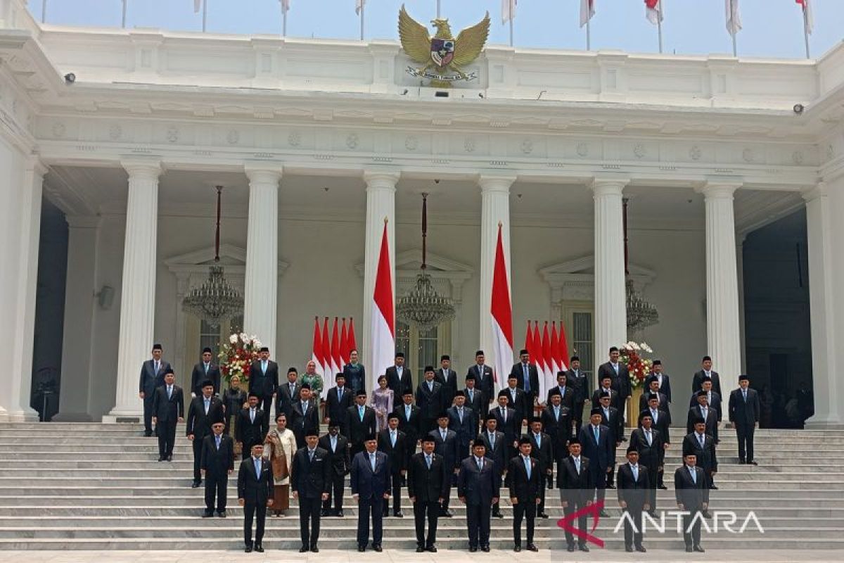 Presiden Prabowo lantik 48 menteri dan lima pejabat Kabinet Merah Putih