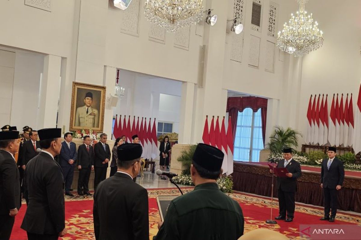 Prabowo officiates seven special advisors