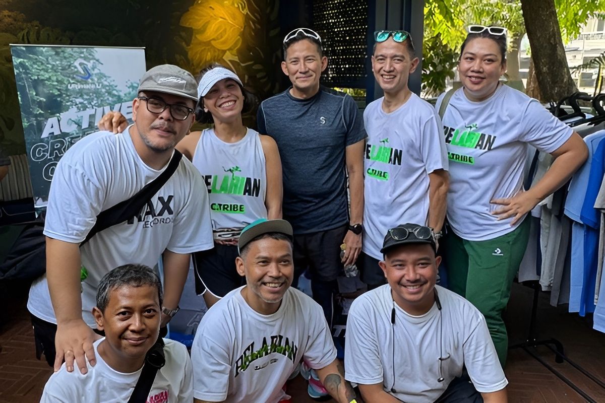 Sandiaga Uno dan ratusan pelari ramaikan ajang "Pelarian Weekenders"