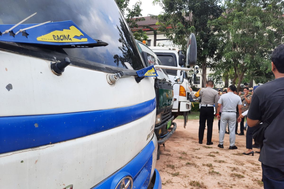 Polda Kepri tindak tegas truk melanggar aturan lalu lintas