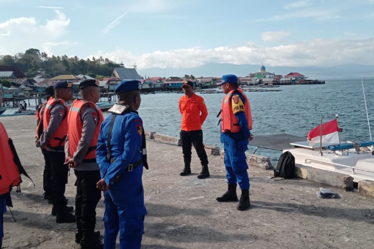 Polres Buru gelar operasi pencarian orang  lompat ke laut dari kapal