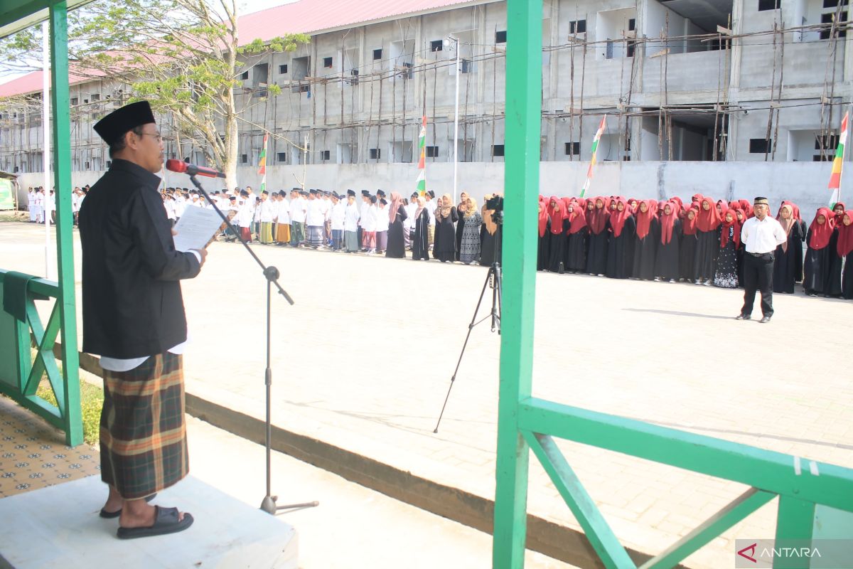 Hari Santri ajang perkuat persahabatan santri dengan masyarakat di Bengkayang