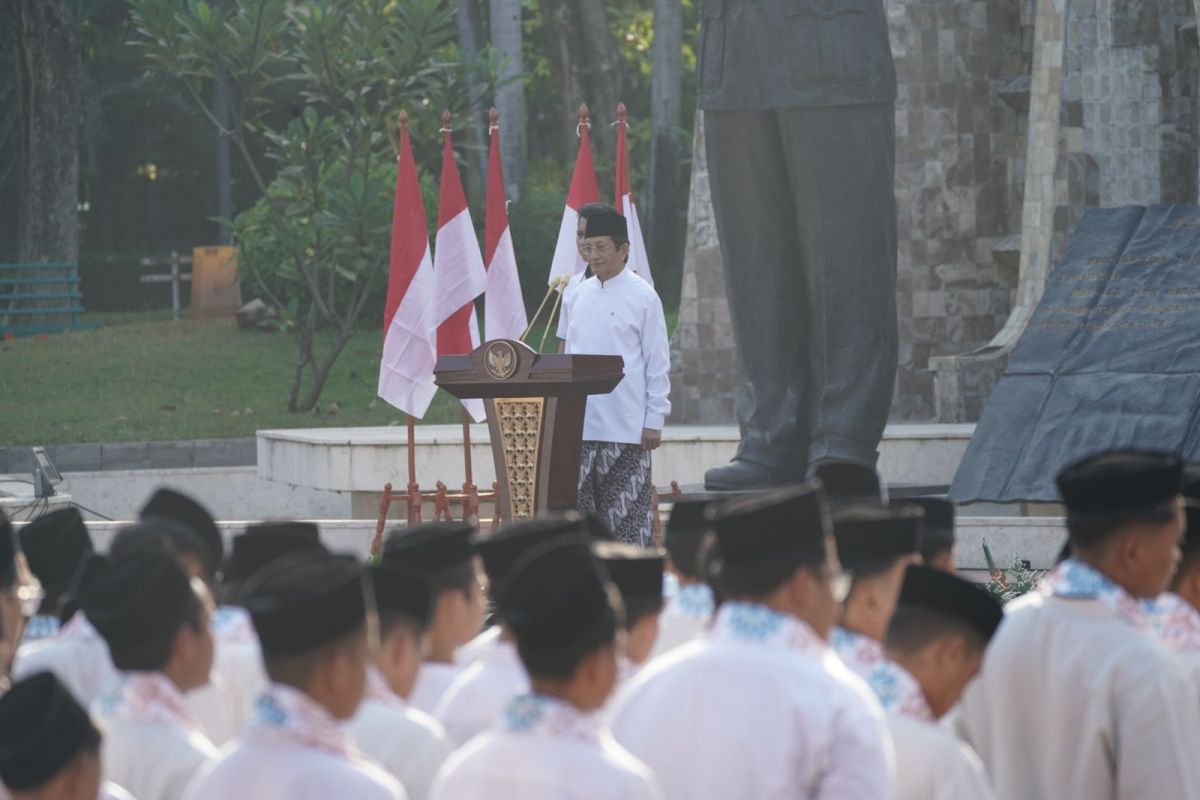 Menteri Nasaruddin : Santri bisa menjadi apa saja