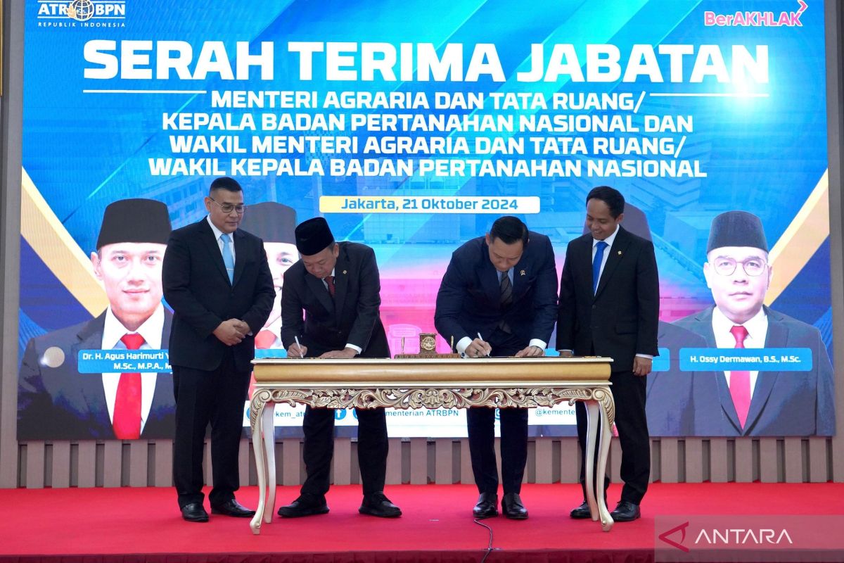 South Kalimantan BPN head attends position handover of ATR Minister