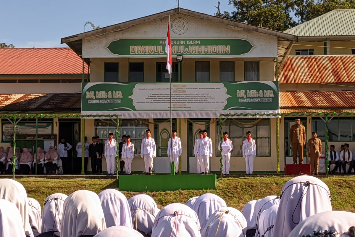 Pjs Bupati Tanah Datar harapkan santri belajar dari perjuangan untuk Kemerdekaan (Video)