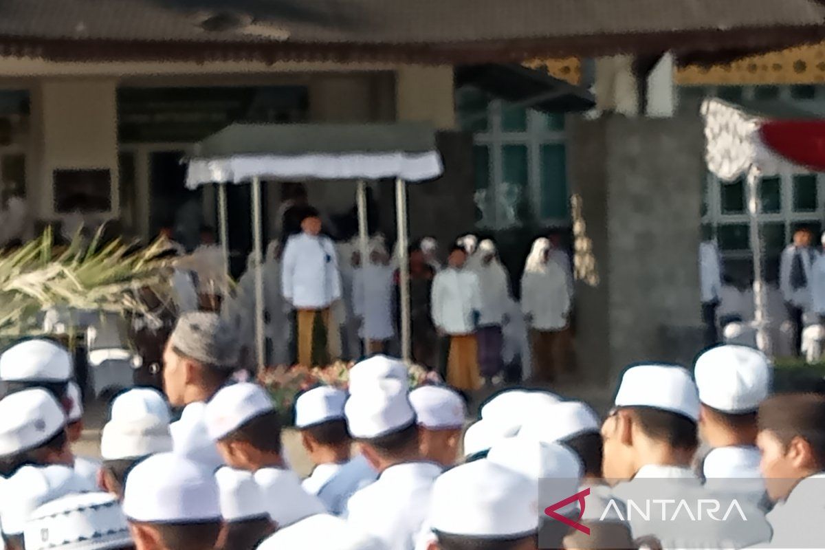 Ribuan santri di Kalsel apel Hari Santri Nasional 2024