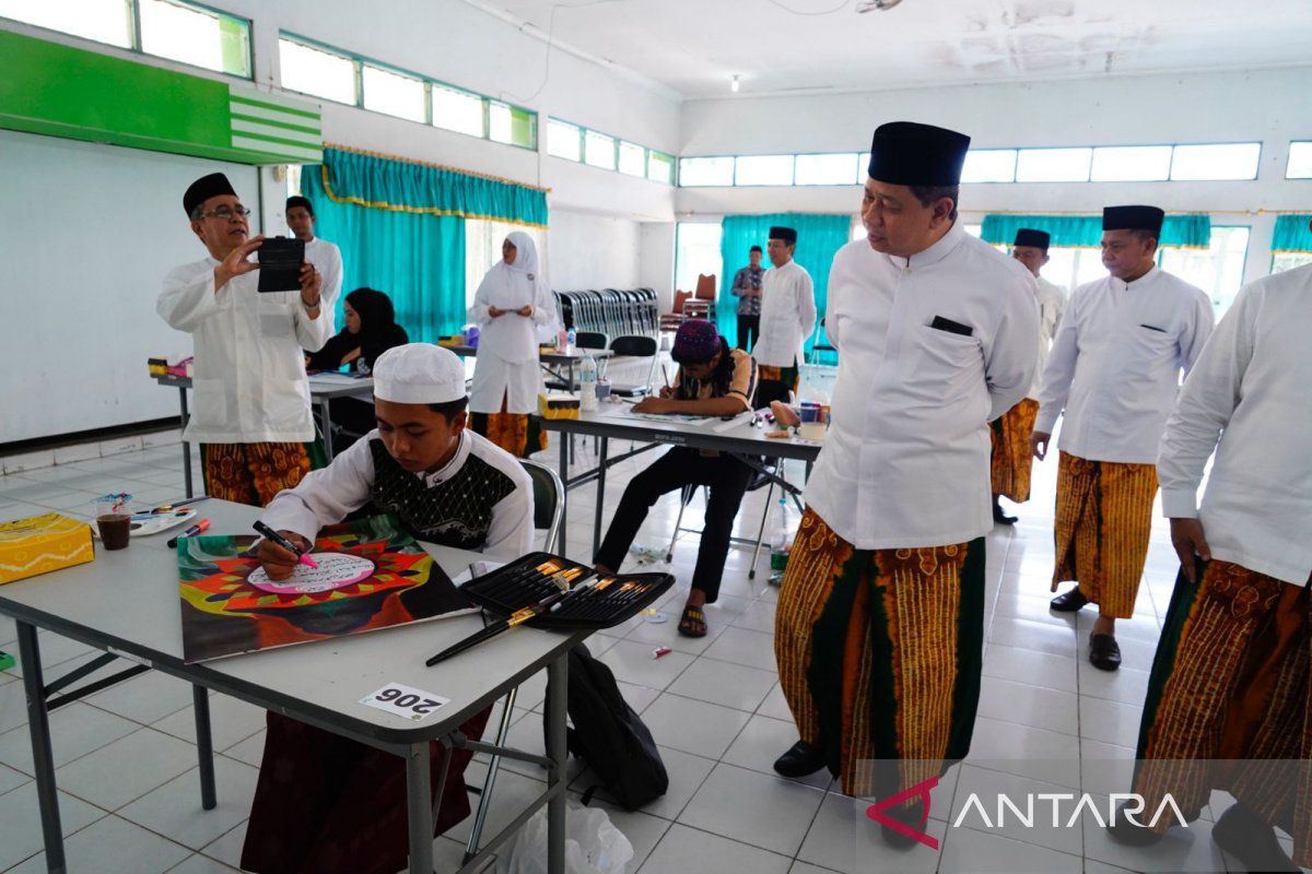 Pentas seni ramaikan peringatan Hari Santri Nasional