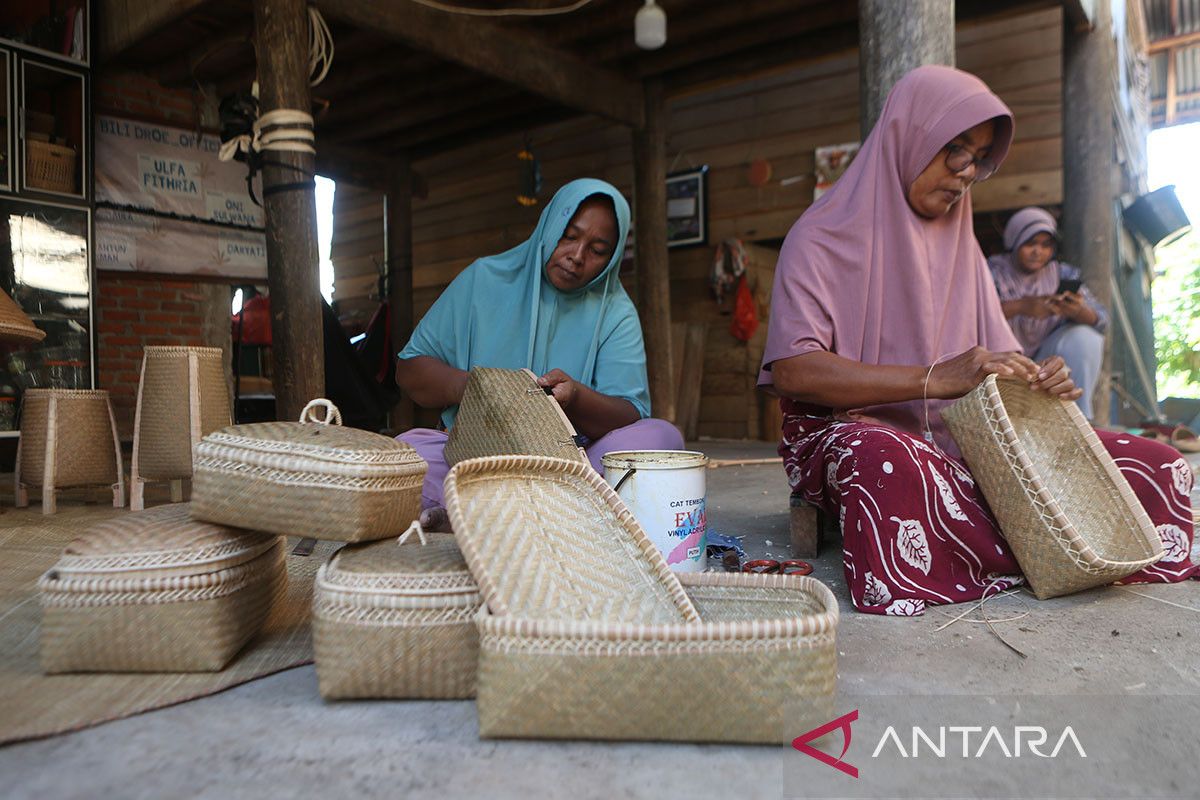 FOTO - Kerajinan anyaman bili Aceh Besar