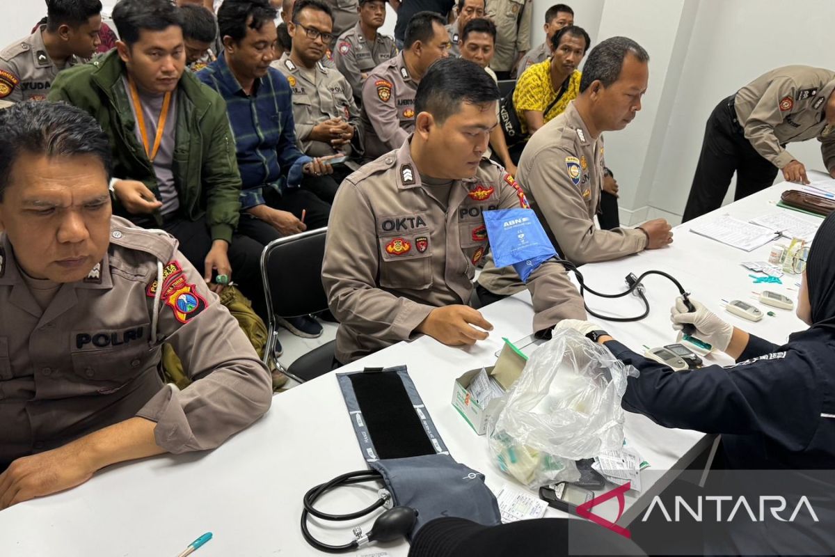 Sebanyak 735 personel Polresta Sidoarjo periksa kesehatan jelang Pilkada