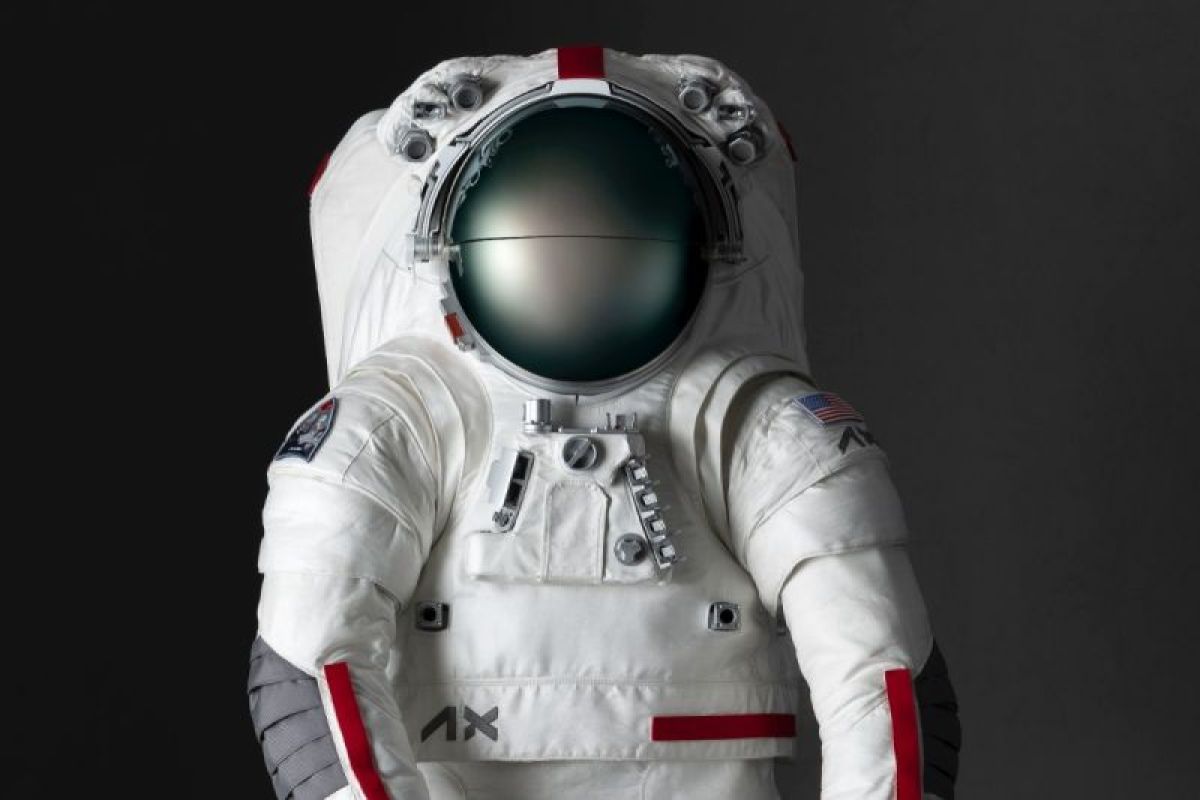 Jenama fesyen Prada rancang baju astronaut bersama Axiom Space