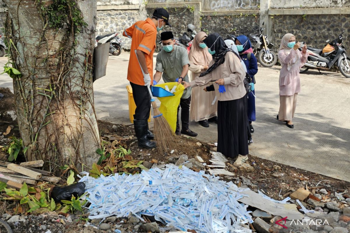 Warga Sukun Kota Malang sesalkan pembuangan limbah medis sembarangan