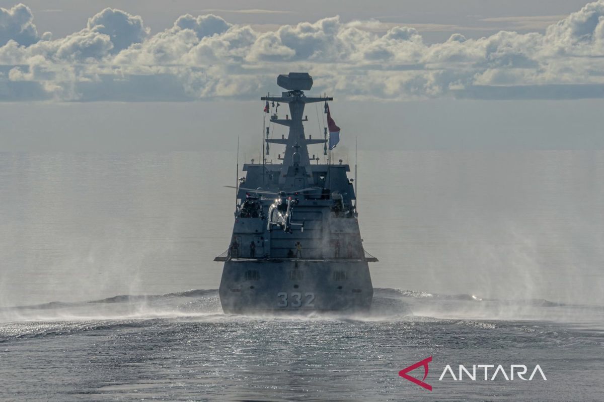 TNI AL-AL Rusia latihan perang perdana di Surabaya 4--8 November