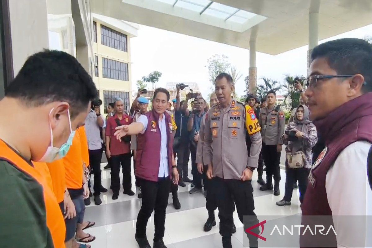 Hukum kemarin, Polri mutasi 1.121 personel hingga kasus YTR