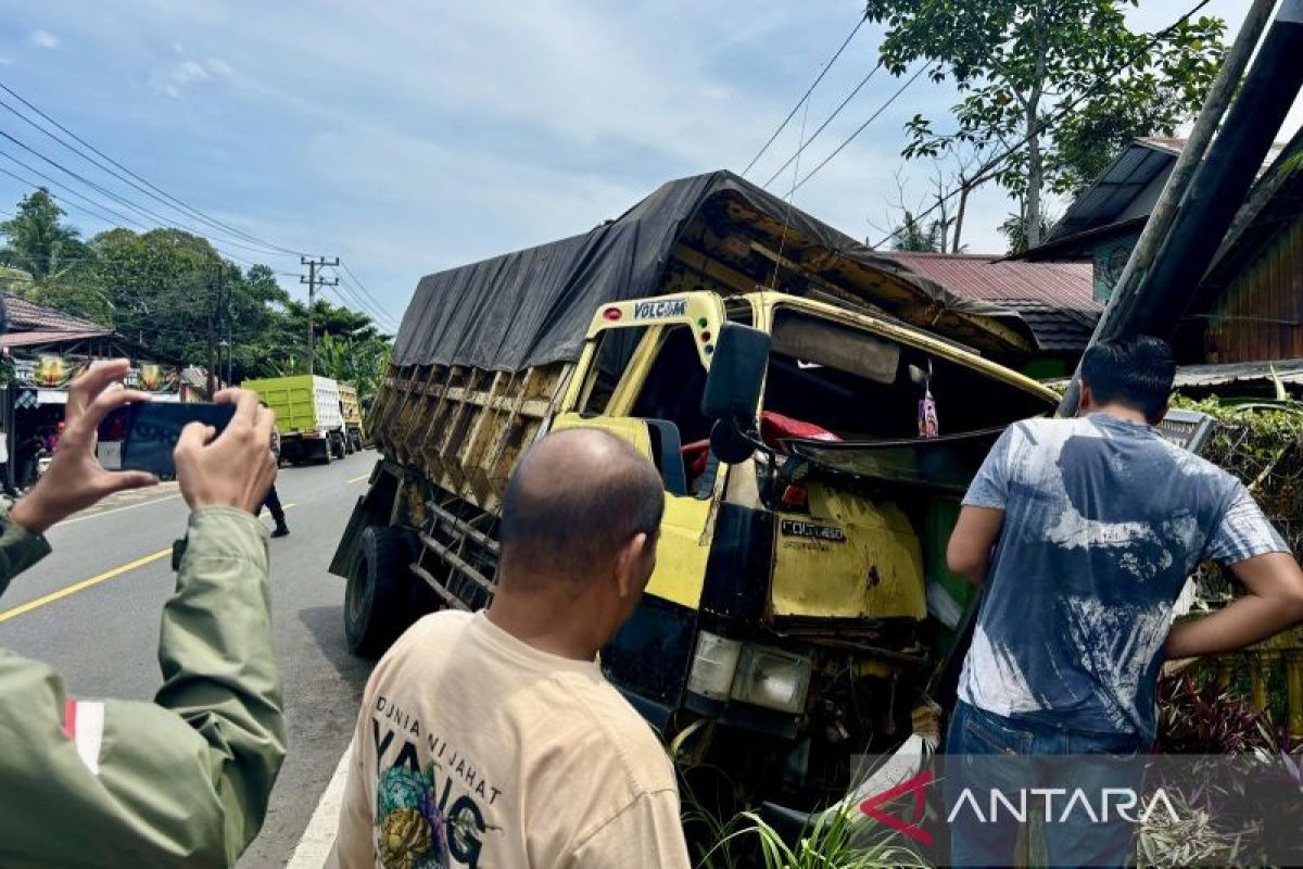 Truk Batubara masih melintas di HST meski Perda Kalsel tegas melarang