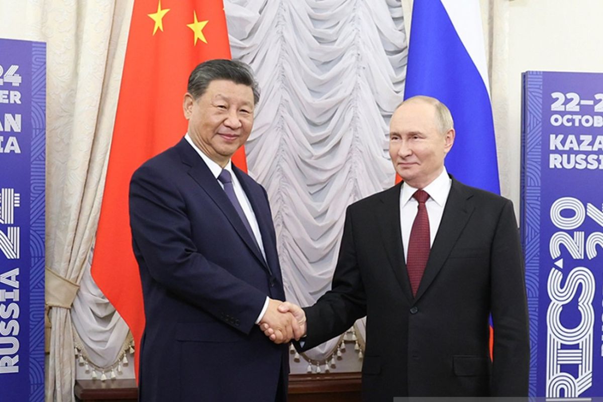 Presiden Xi Jinping dan Vladimir Putin bertemu sebelum KTT BRICS