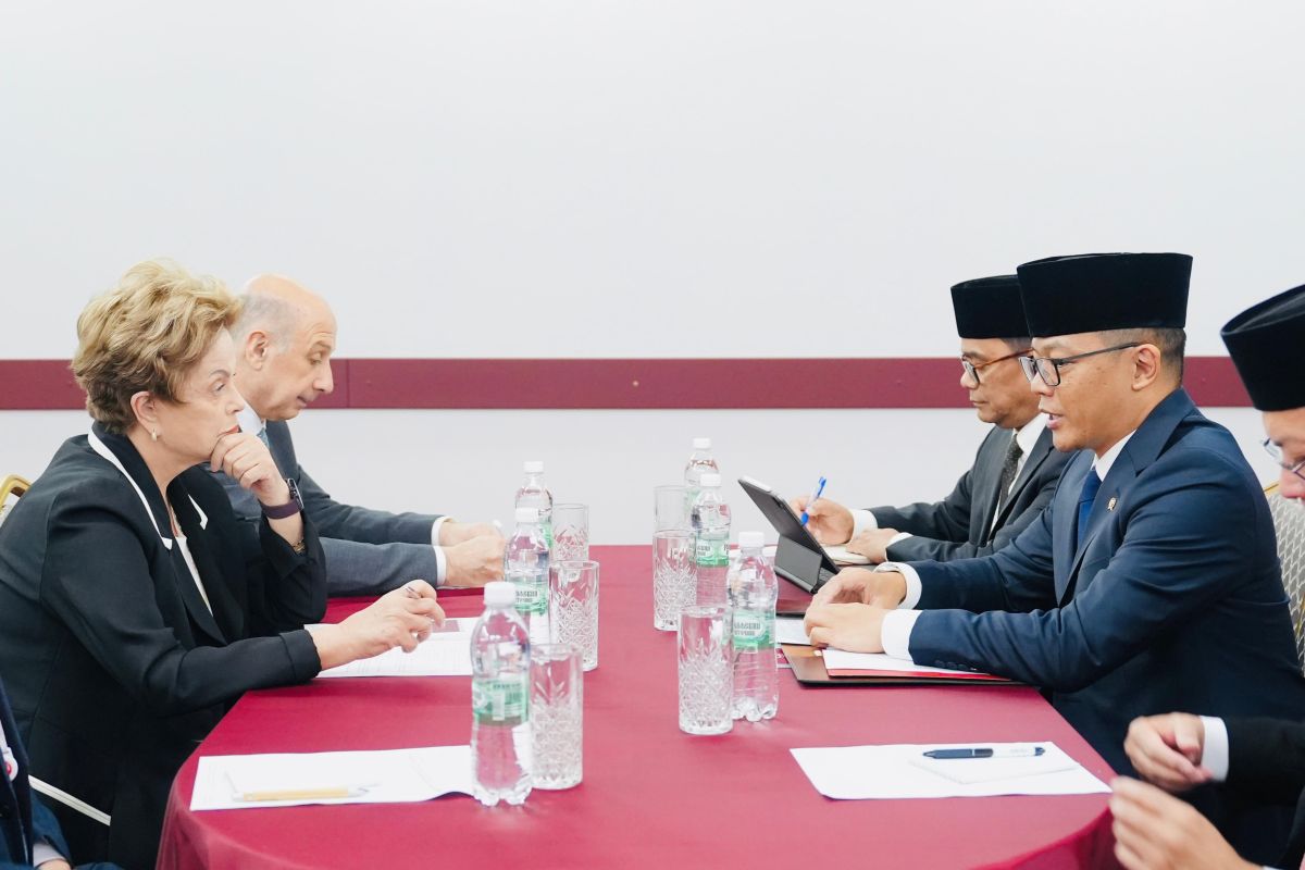 Indonesian FM shares govt’s national programs with NDB