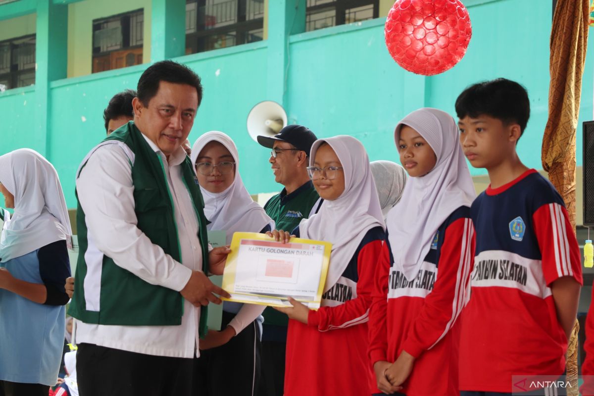 Pelajar SMPN 1 Tambun Bekasi antusias sambut program Botram Masuk Sekolah