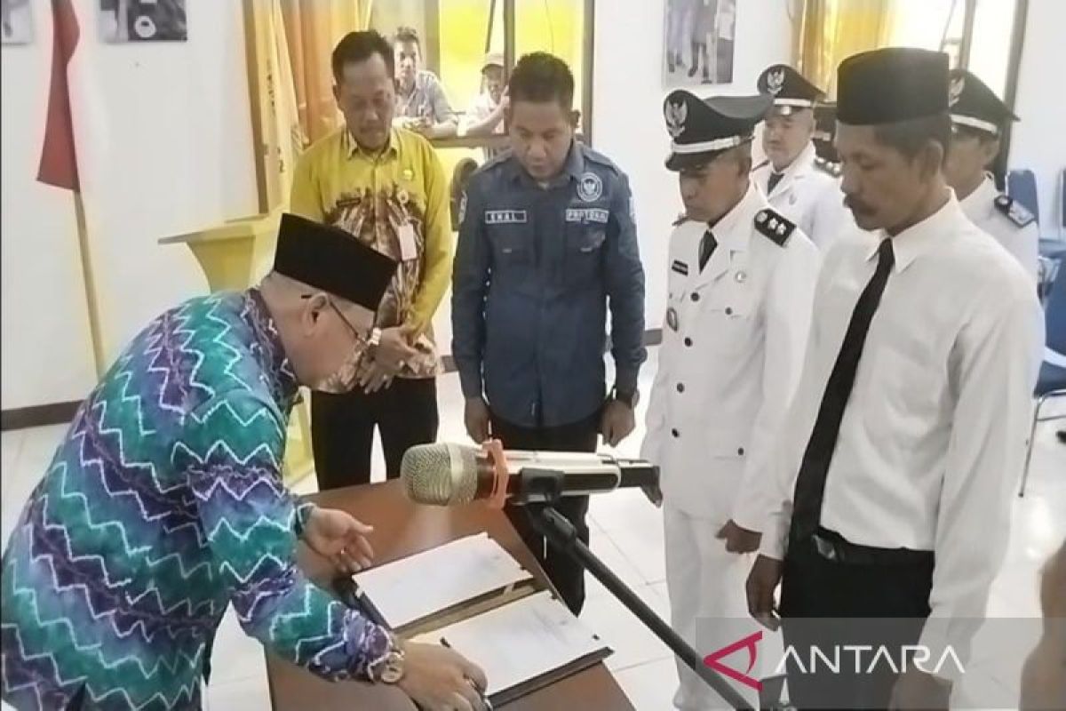 Kotabaru Regent confirms tenure of village heads, BPD in Pulau Sembilan