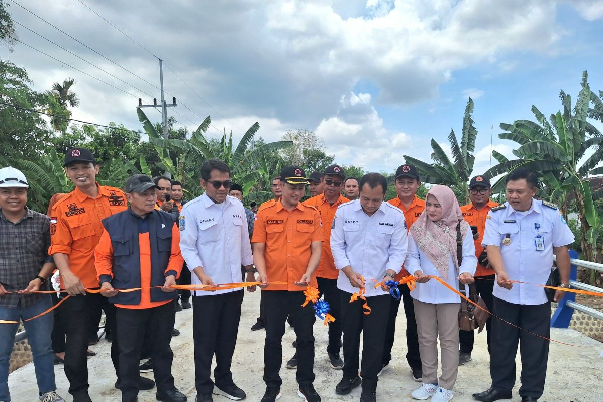 Kalaksa BPBD Jatim resmikan rekonstruksi jembatan di Ponorogo