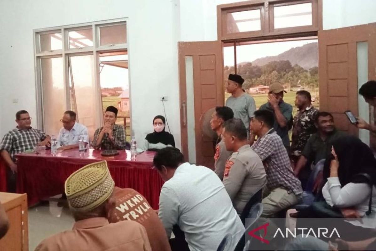 Masyarakat izinkan imigran Rohingya dievakuasi ke darat di Aceh Selatan