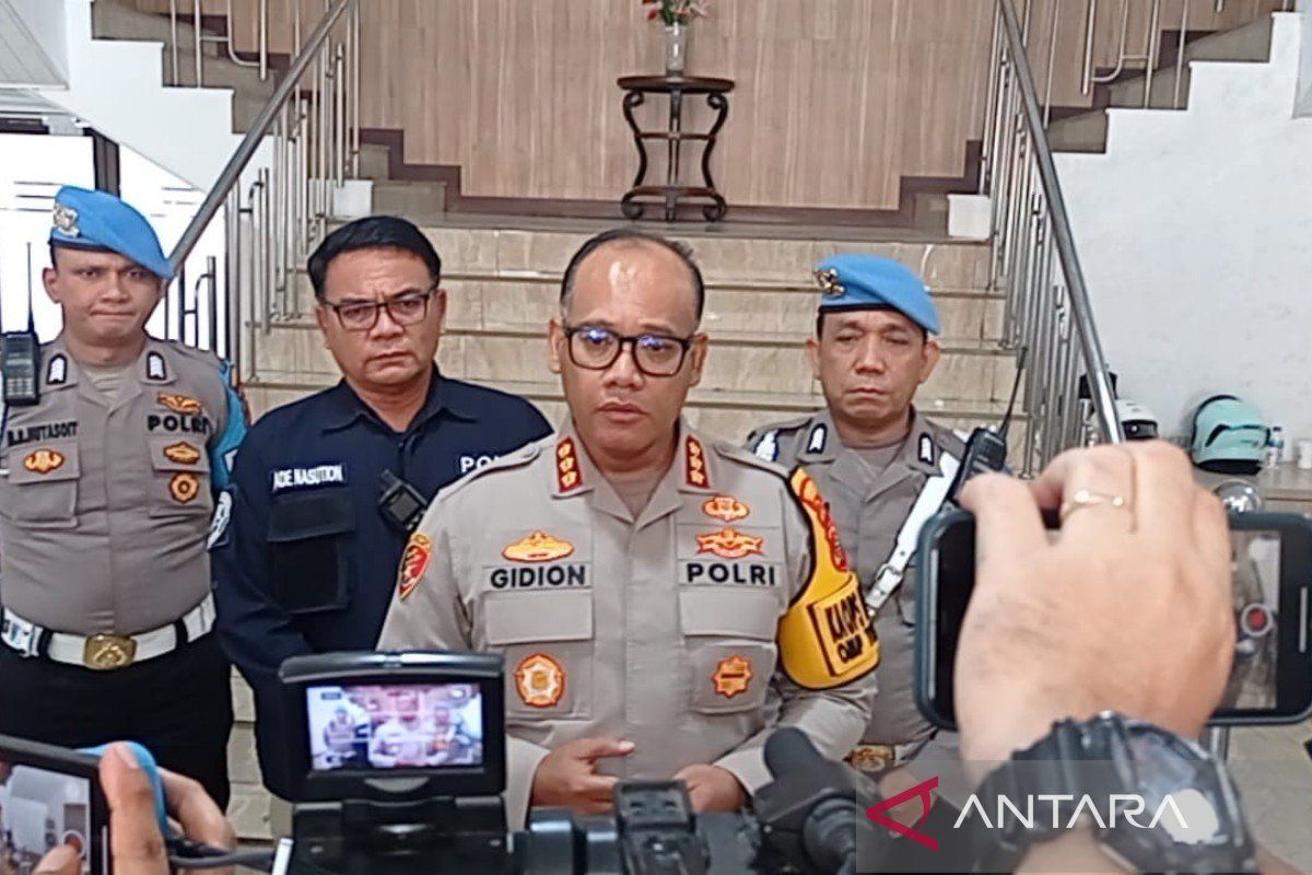 Polisi tetapkan tiga tersangka bentrokan yang tewaskan dua warga di Selambo