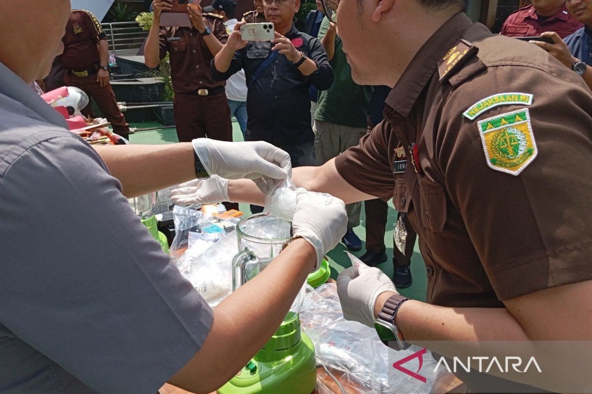 Kejari Samarinda  musnahkan narkoba dan ribuan barang ilegal