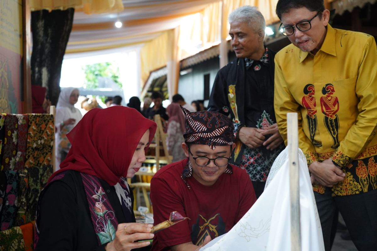 Sebanyak 20 motif batik 'Jonegoroan' dari Bojonegoro terdaftar HAKI