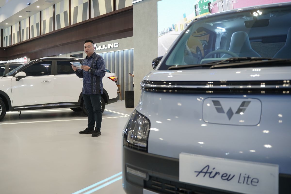 Wuling hadirkan pengalaman "test drive" bagi pengunjung di GIIAS Semarang 2024