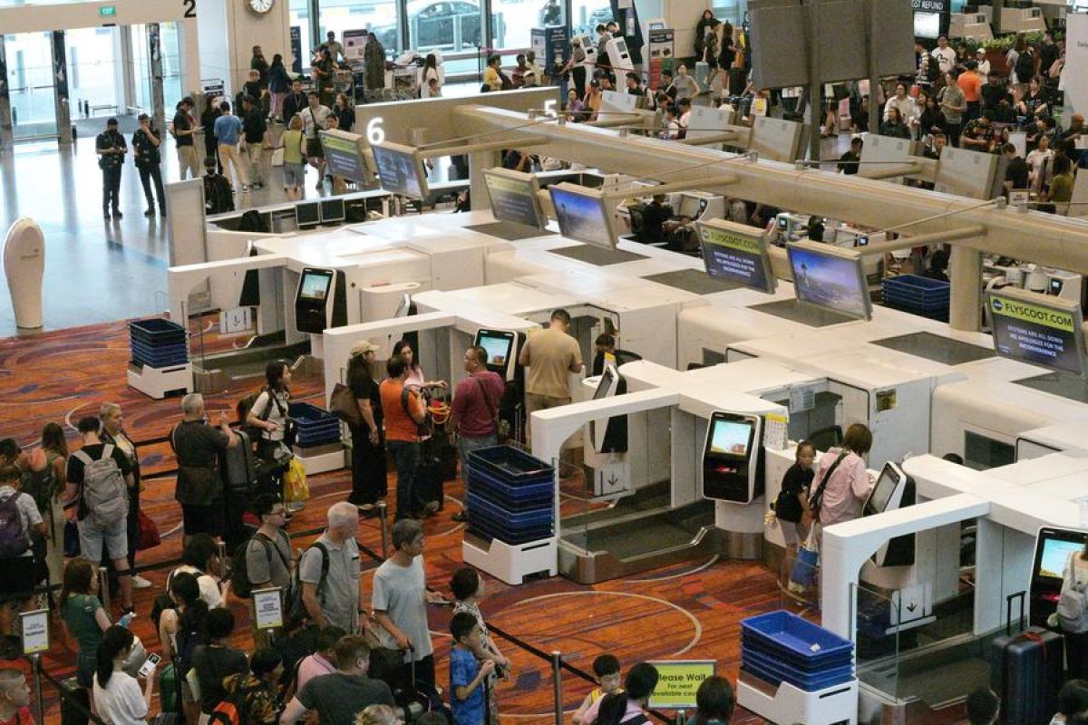 Bandara Changi Singapura catat kenaikan pergerakan penumpang 10 persen