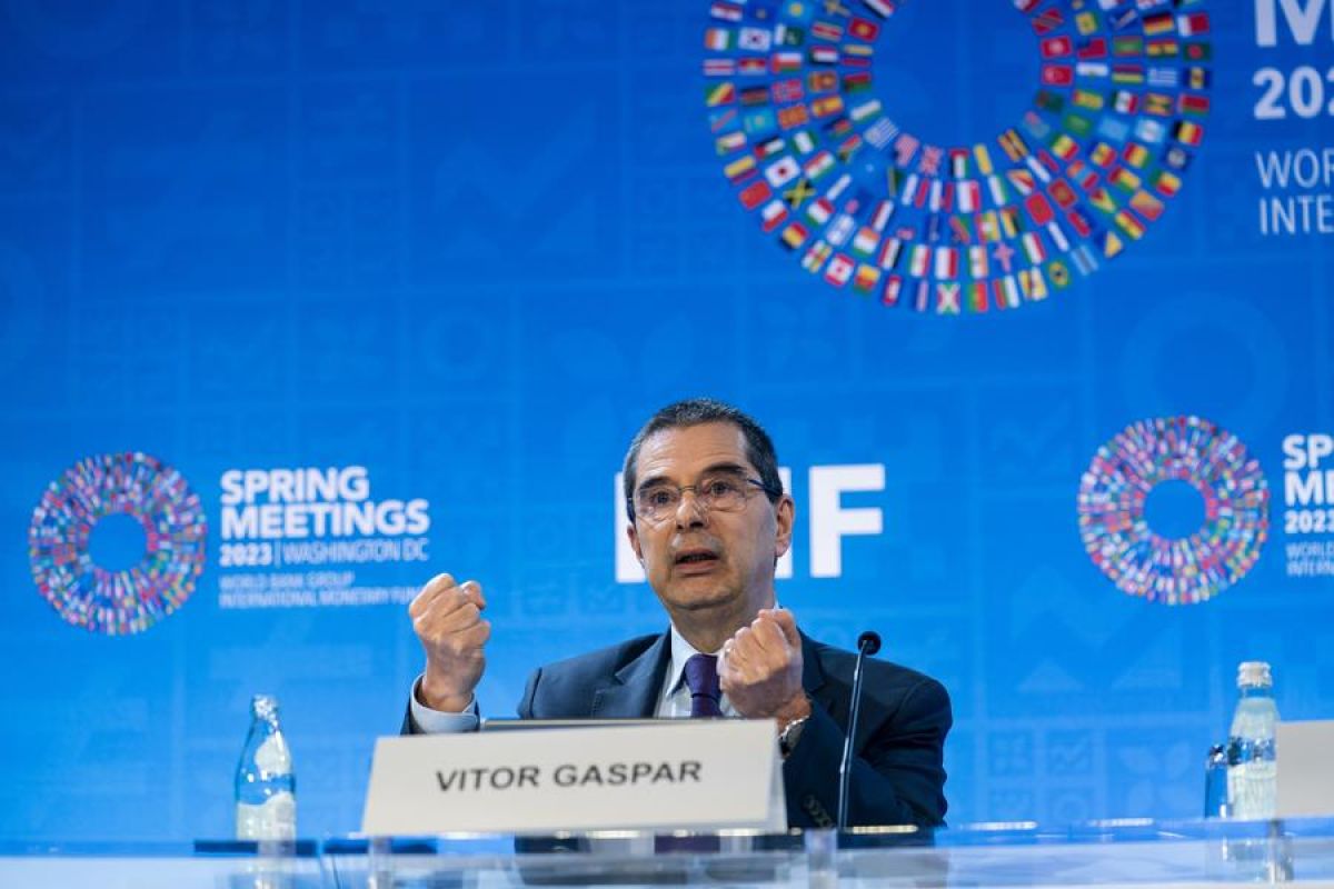 IMF peringatkan soal peningkatan risiko utang publik global