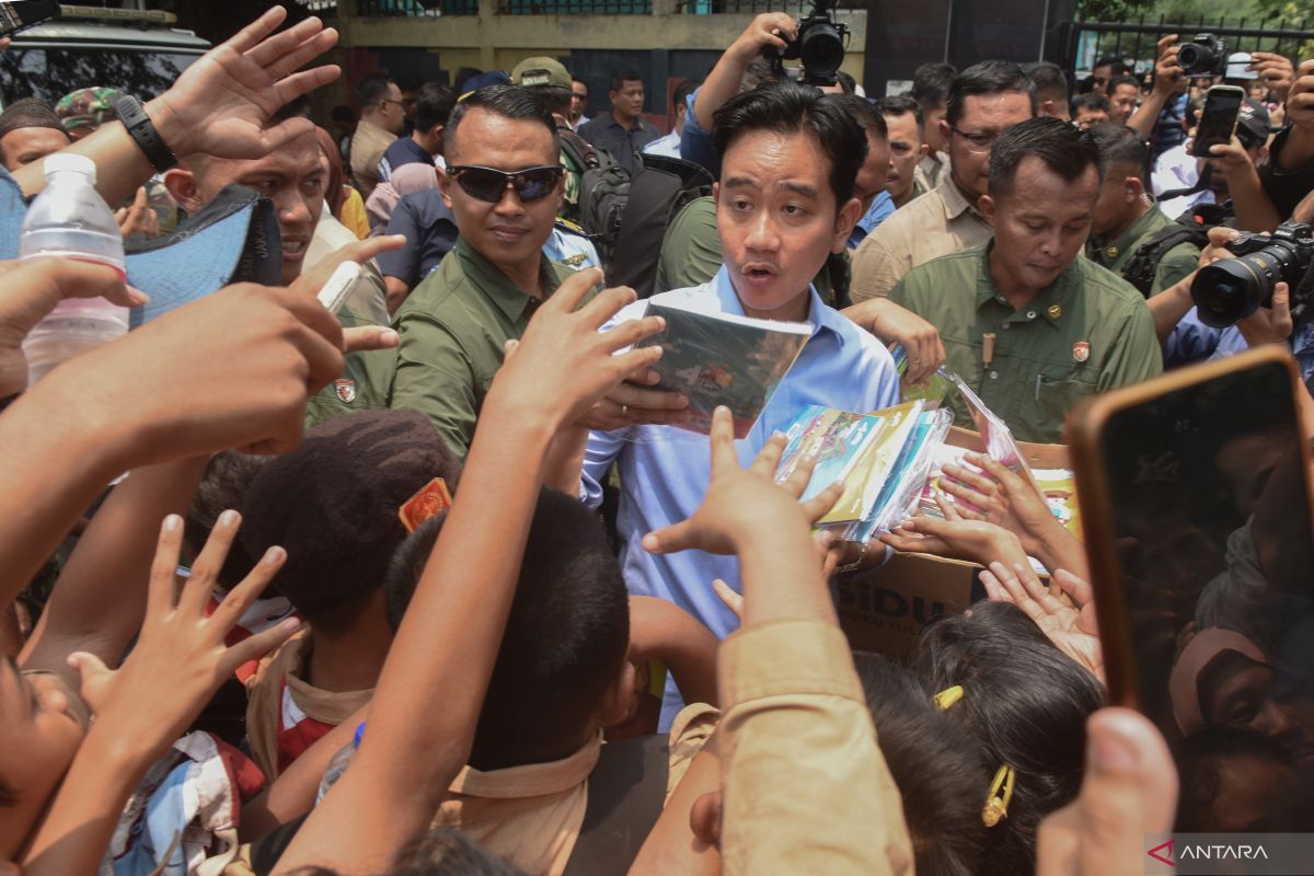 DKI kemarin, program makan siang hingga sekolah swasta gratis