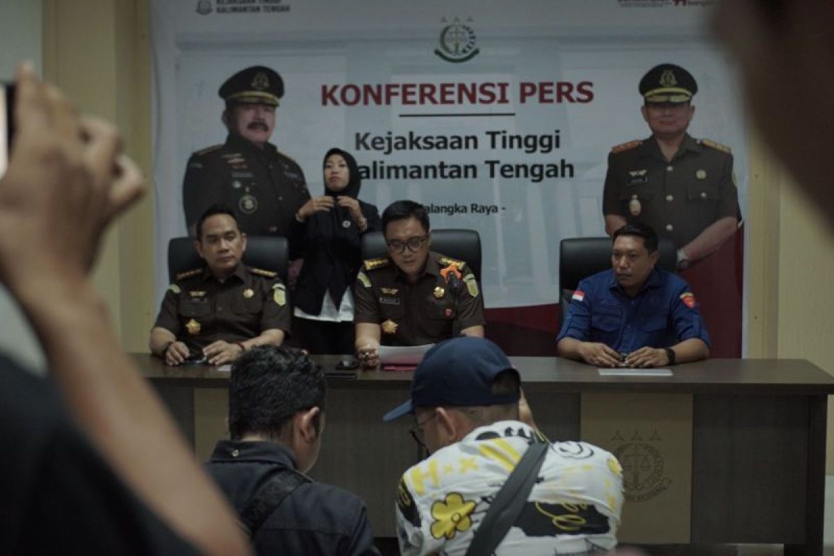 Kejati Kalteng tetapkan tiga pegawai Bawaslu Seruyan tersangka dugaan korupsi