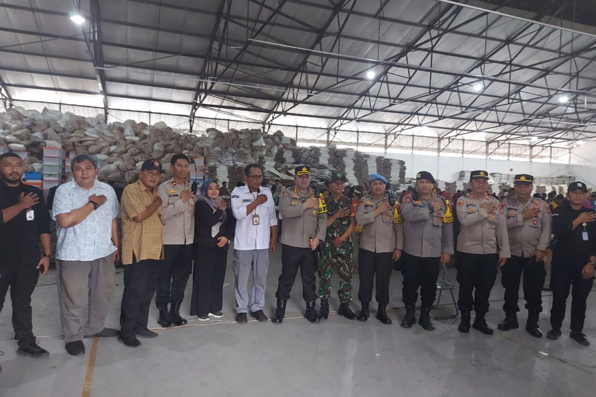 Polres Jaksel jamin keamanan logistik Pilkada di Gudang Sarinah