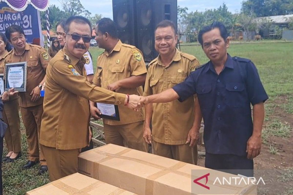 Kelompok BKB di Gumas dapat bantuan alat permainan edukatif dari BKKBN